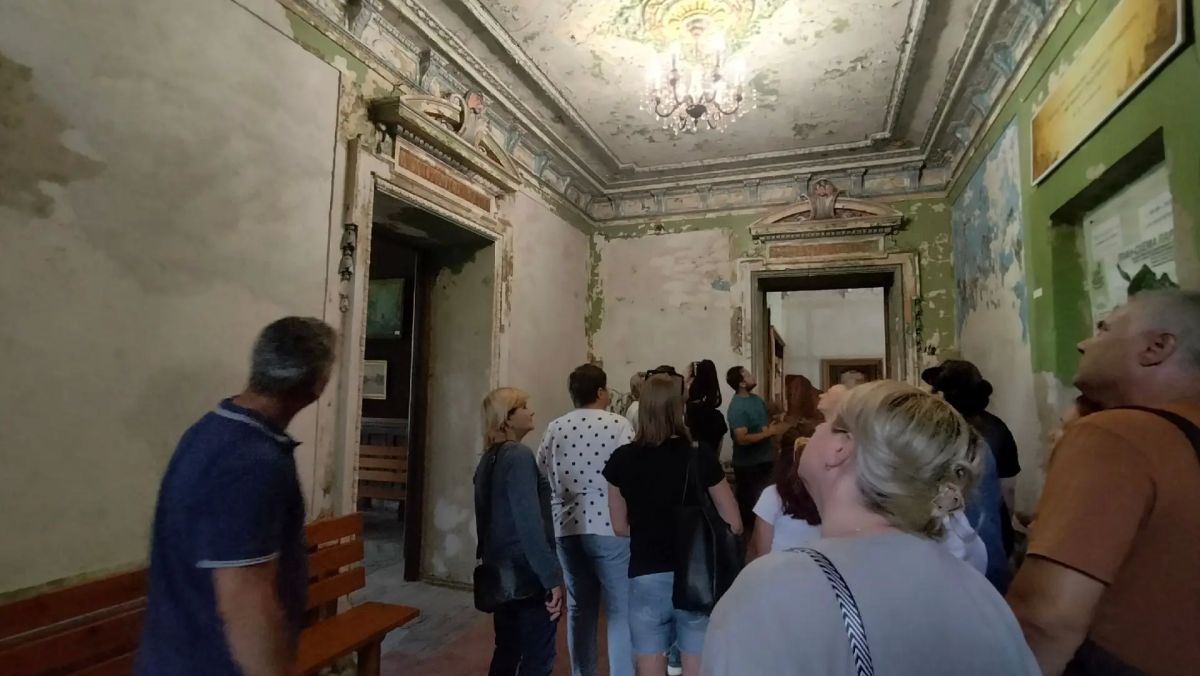 Делегация из г. Ирмино посетила парк и усадьбу Казимира Мсциховского с обзорной экскурсией