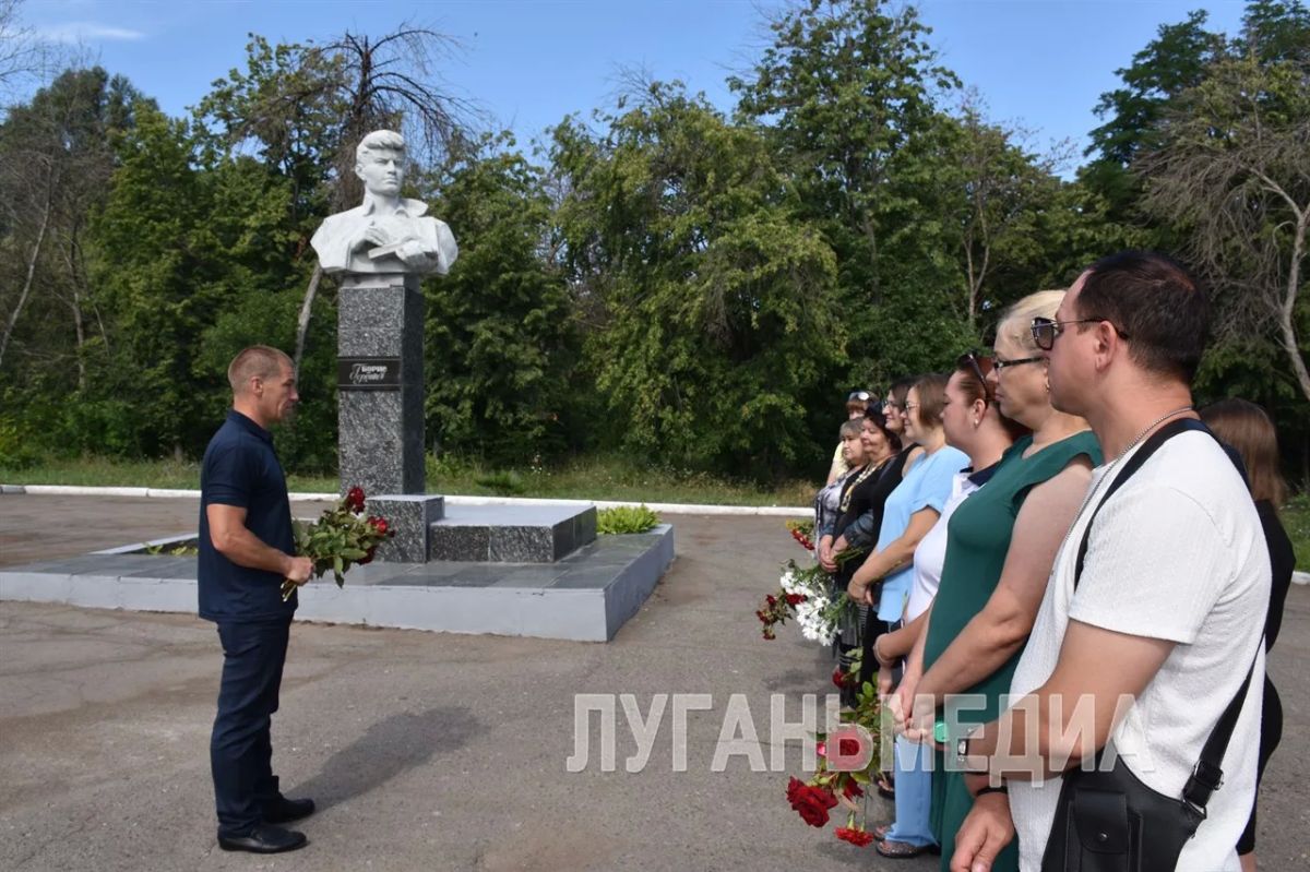 В Первомайске прошло мероприятие, посвященное 118-летию со дня рождения писателя и журналиста Бориса Горбатова В Первомайске прошло мероприятие, посвященное 118-летию со дня рождения писателя и журналиста Бориса Горбатова