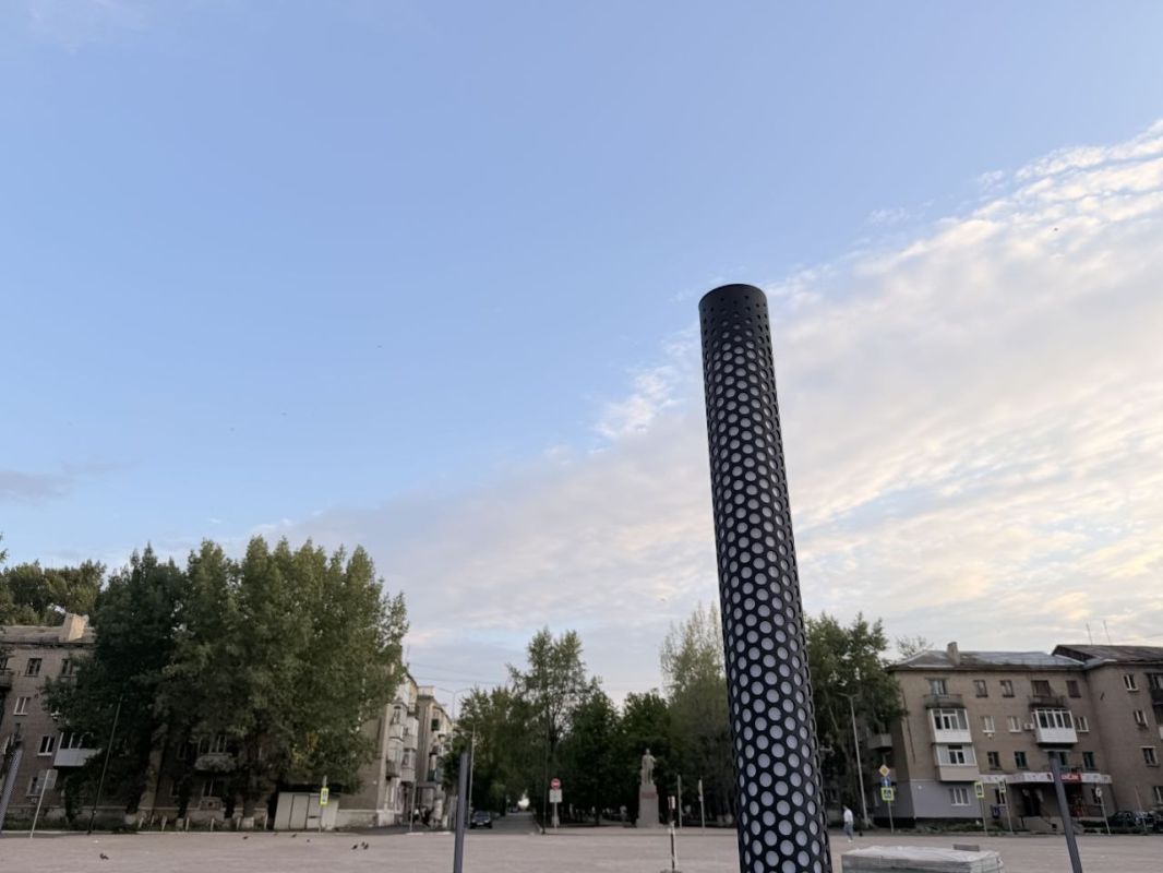На площади Ленина в Молодогвардейске началась установка ландшафтных светильников На площади Ленина в Молодогвардейске началась установка ландшафтных светильников