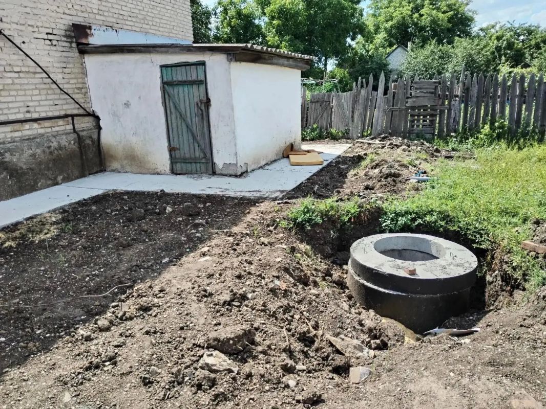 Республика Коми продолжает ремонт в Новодарьевской школе имени В.Д. Луганского Республика Коми продолжает ремонт в Новодарьевской школе имени В.Д. Луганского