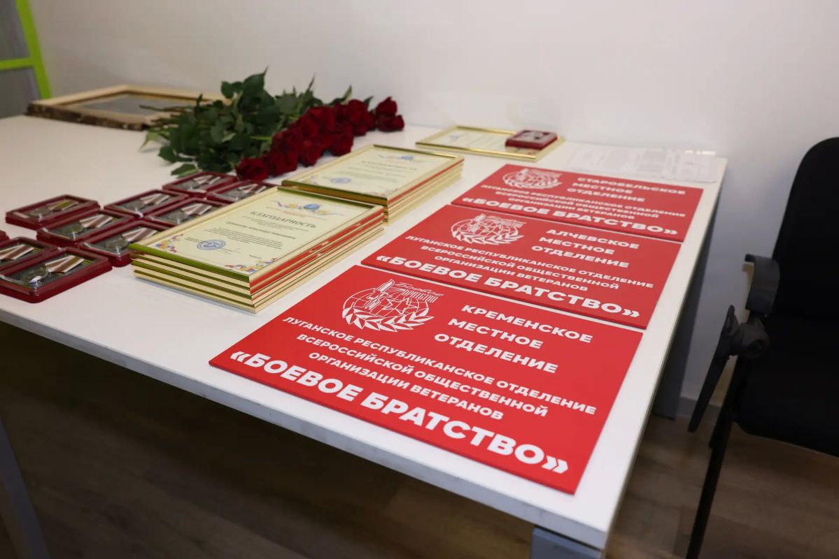 Принял участие в торжественном собрании, посвященном первой годовщине Луганского республиканского отделения Всероссийской общественной организации ветеранов «Боевое братство»