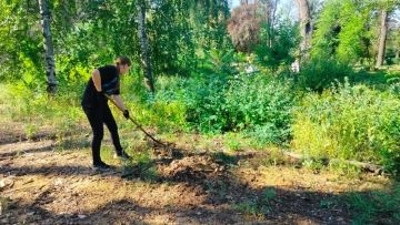 В парке и усадьбе Казимира Мсциховского прошла акция «Чистый четверг»