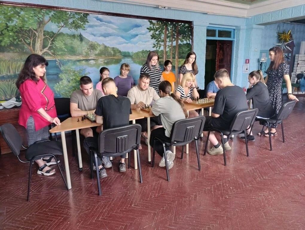 В ДК им. Шевченко прошел шахматный турнир «Родители и дети» В ДК им. Шевченко прошел шахматный турнир «Родители и дети»