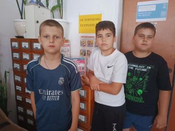 В Кировской детской городской библиотеке появился информационный уголок «Осторожно, терроризм»