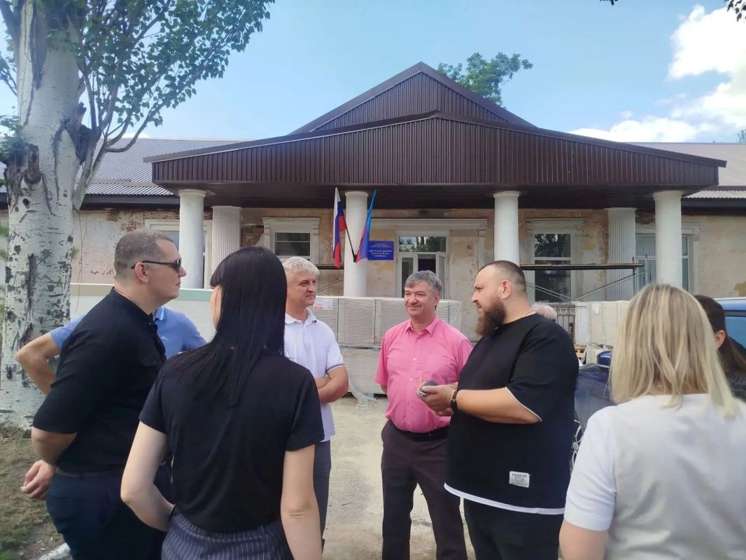 «Народный контроль" в ДШИ №1: преображение в школе искусств Брянки продолжается «Народный контроль" в ДШИ №1: преображение в школе искусств Брянки продолжается