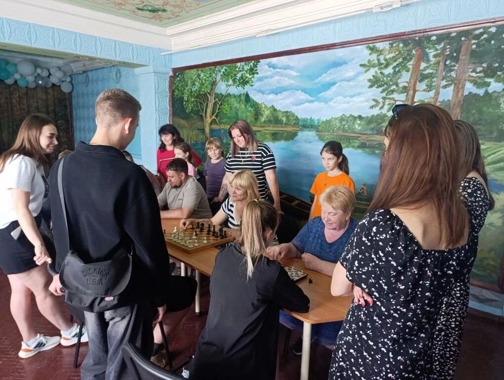 В ДК им. Шевченко прошел шахматный турнир «Родители и дети» В ДК им. Шевченко прошел шахматный турнир «Родители и дети»