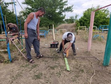 Вторая жизнь детской площадки: в пгт Фащевка завершились ремонтные работы