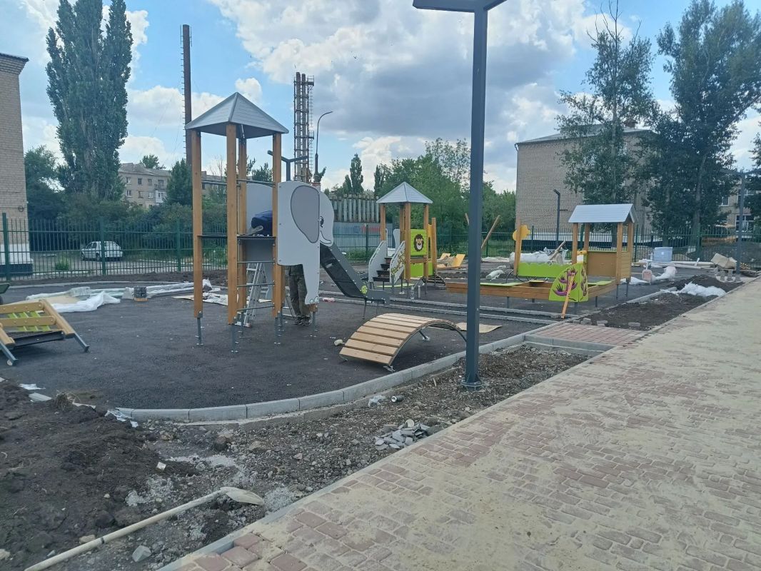«Улица Чехова: шаг за шагом к комфортной среде» Благоустройство общественных пространств — это не просто строительные работы, а реальные изменения в повседневной жизни горожан. Именно такой эффект даёт федеральный проект... «Улица Чехова: шаг за шагом к комфортной среде» Благоустройство общественных пространств — это не просто строительные работы, а реальные изменения в повседневной жизни горожан. Именно такой эффект даёт федеральный проект...