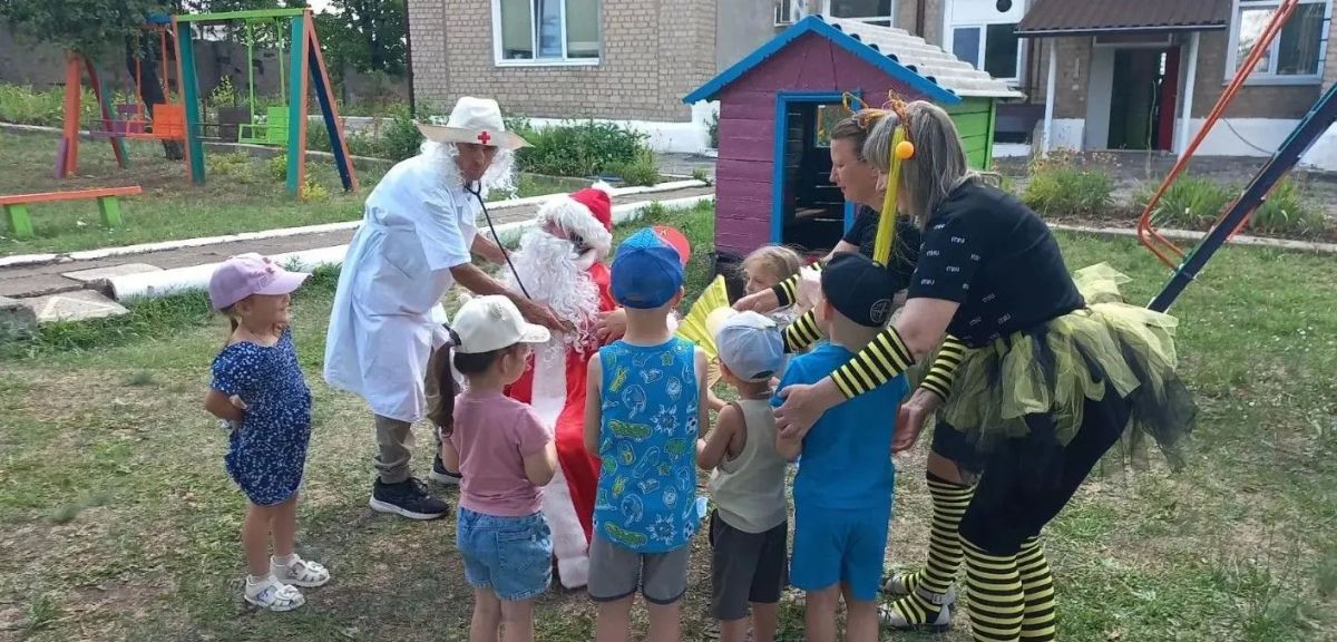 В детском саду «Золушка» сотрудники филиала «Клуб пгт В детском саду «Золушка» сотрудники филиала «Клуб пгт