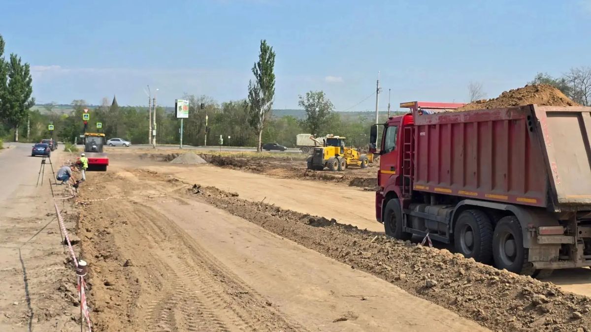 В Луганске ведется строительство абсолютно нового участка дорожной инфраструктуры