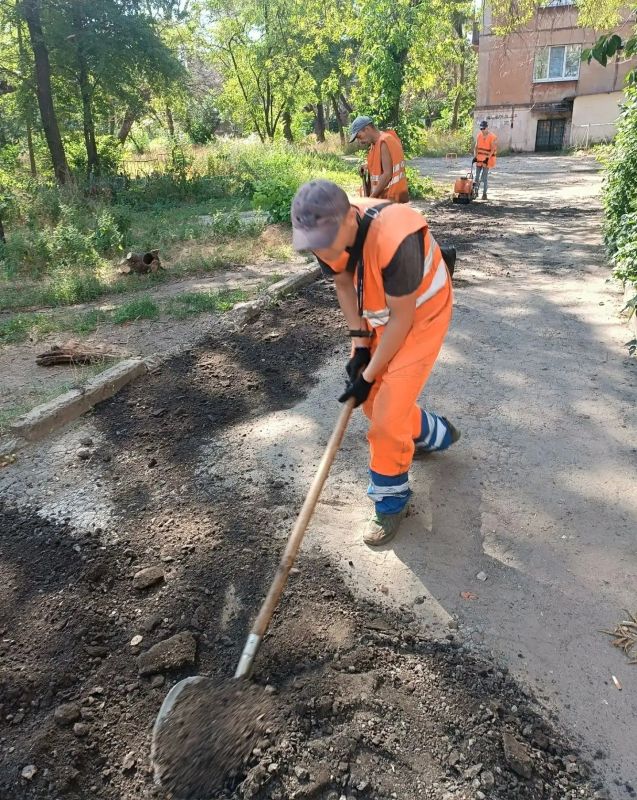 Коммунальными службами проведены работы на территории города Коммунальными службами проведены работы на территории города