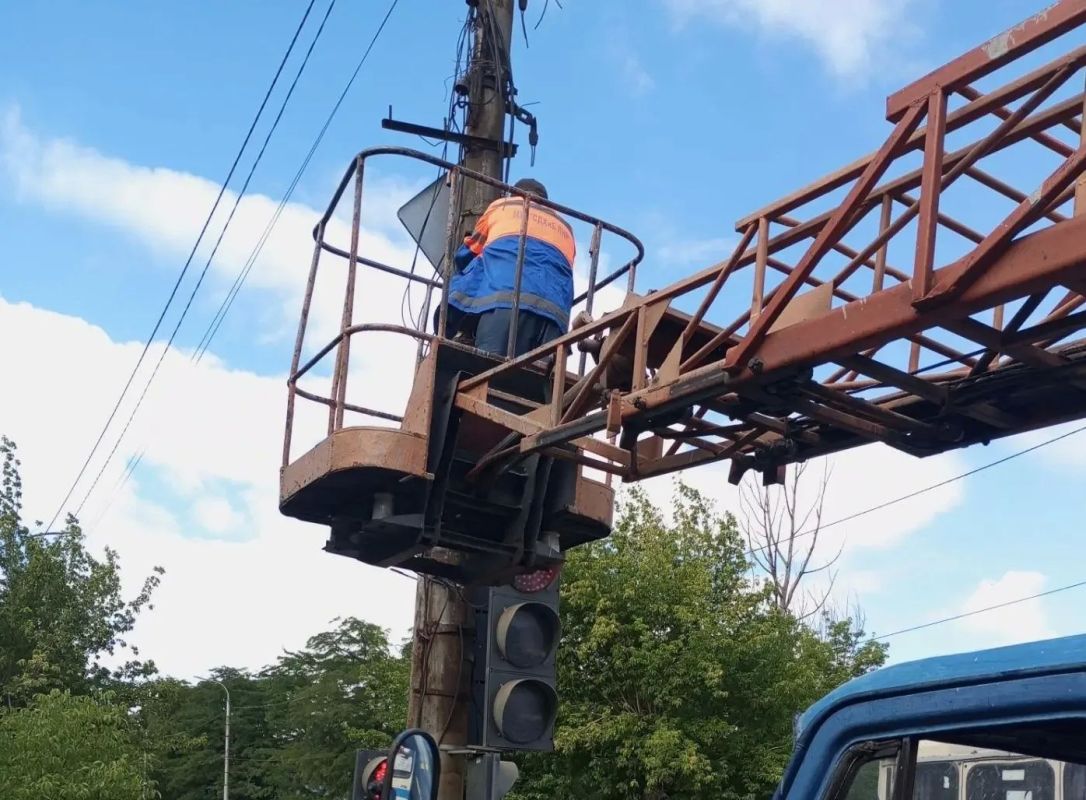 Коммунальными службами проведены работы на территории города Коммунальными службами проведены работы на территории города