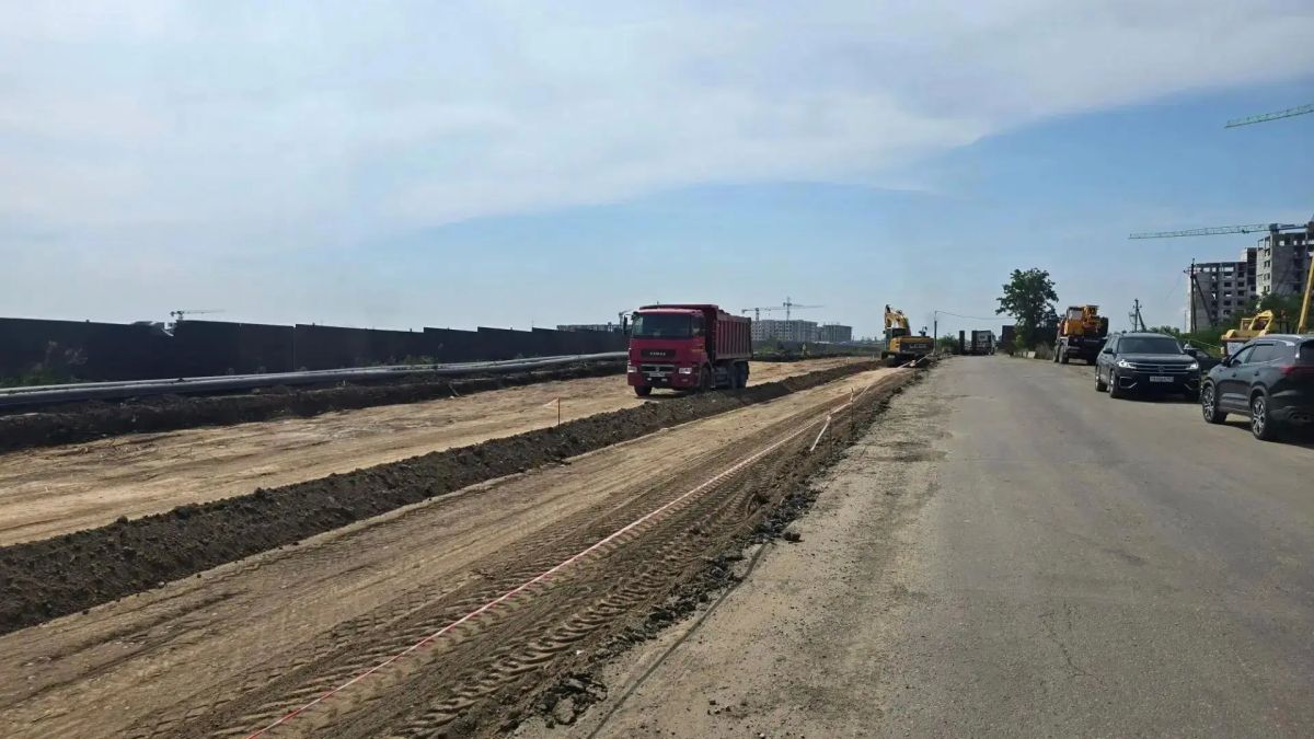 В Луганске ведется строительство абсолютно нового участка дорожной инфраструктуры В Луганске ведется строительство абсолютно нового участка дорожной инфраструктуры