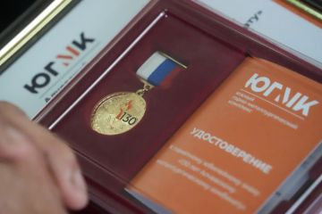 В ЛНР наградили работников Алчевского металлургического комбината ко Дню металлурга