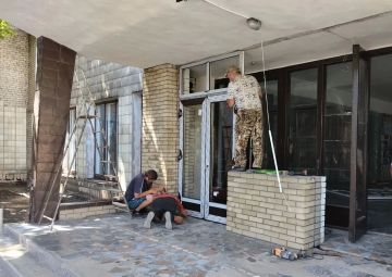 В муниципальном бюджетном учреждении «Петровский дворец культуры им. Г.И. Петровского» проходит важный этап подготовки материально-технической базы к предстоящему осенне-зимнему сезону