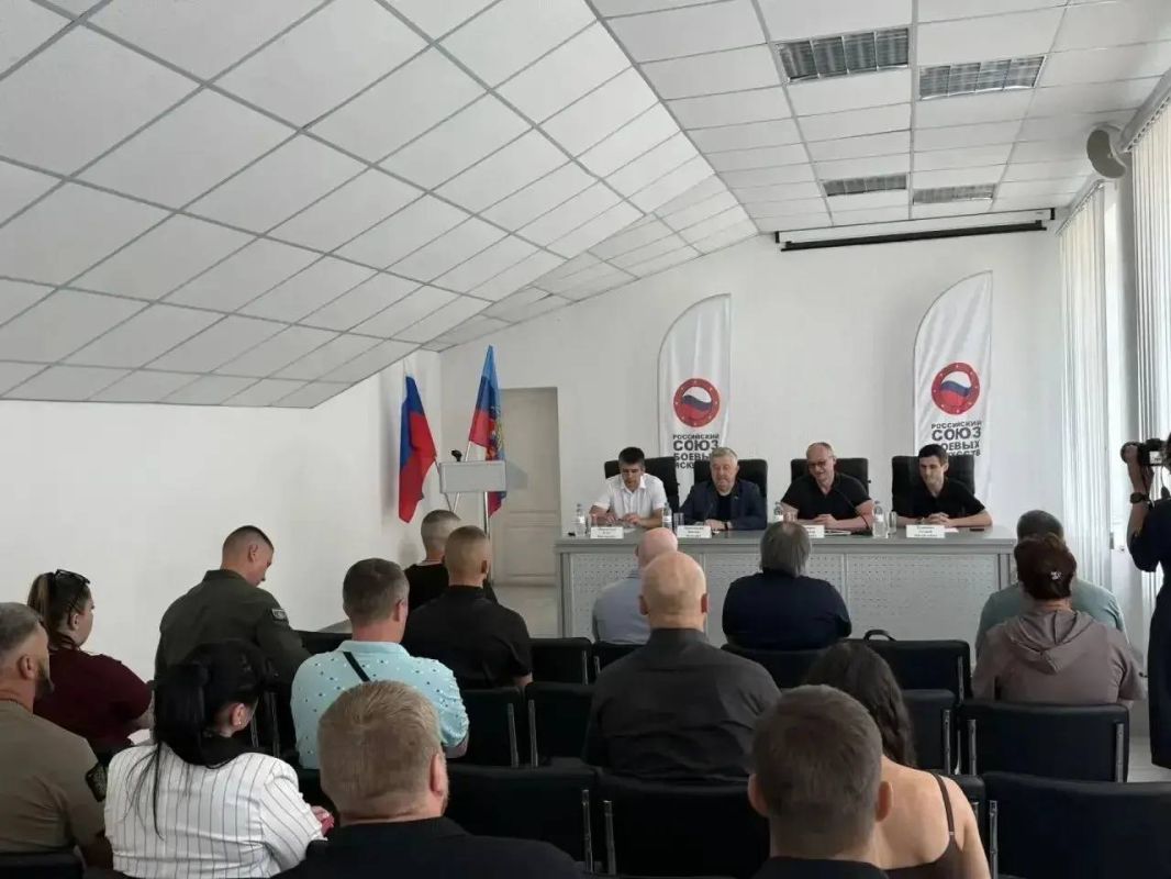 Развитие боевых искусств, совместные проекты и работа с молодёжью стали главными темами встречи руководителей региональных спортивных федераций Развитие боевых искусств, совместные проекты и работа с молодёжью стали главными темами встречи руководителей региональных спортивных федераций