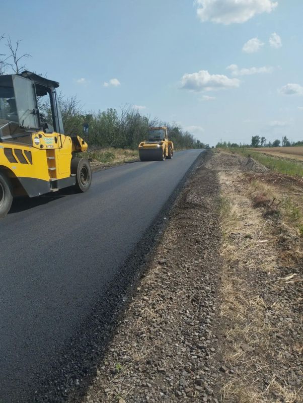 Работы по ремонту автомобильных дорог на Краснодонщине продолжаются Работы по ремонту автомобильных дорог на Краснодонщине продолжаются