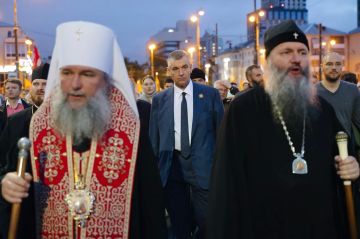 Леонид Слуцкий принял участие в Царском крестном ходе в Екатеринбурге