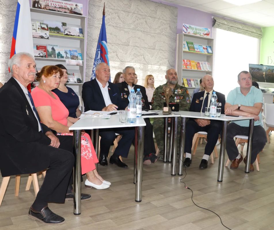 «Сталь Кузбасса – Сталь Донбасса»: разговор через тысячи километров «Сталь Кузбасса – Сталь Донбасса»: разговор через тысячи километров