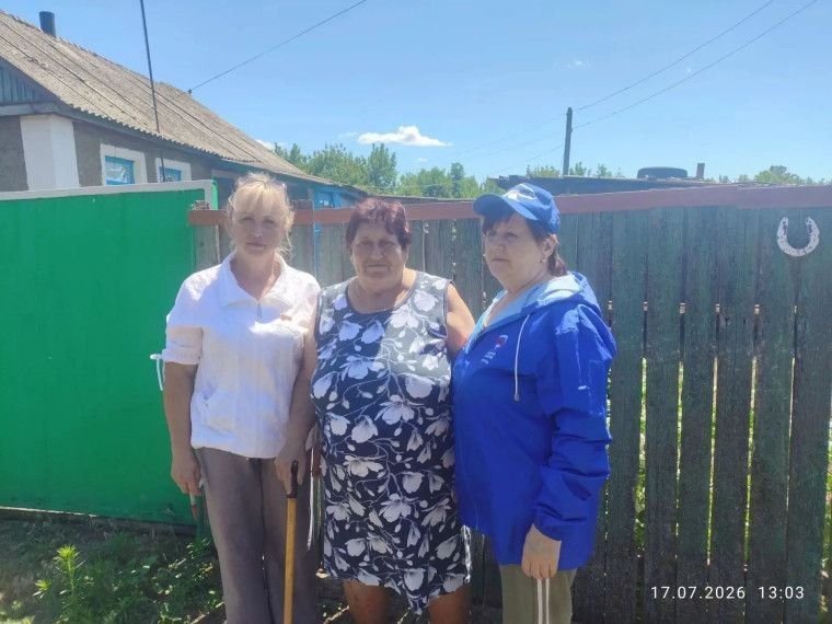 В ходе личного приема граждан в селе Давыдо-Никольское к депутату от партии «Единая Россия» Елене Анцуповой обратилась местная жительница Светлана Оноприйчук