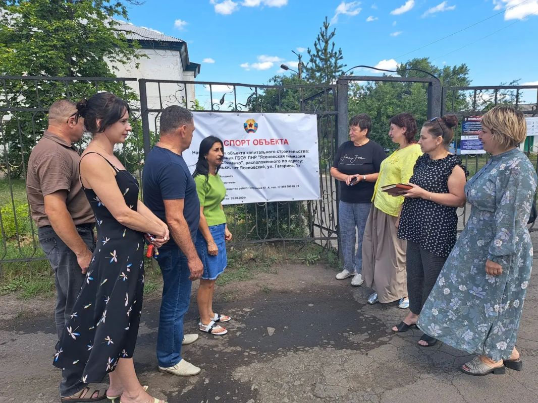 В образовательных учреждениях городского округа продолжает ремонт В образовательных учреждениях городского округа продолжает ремонт