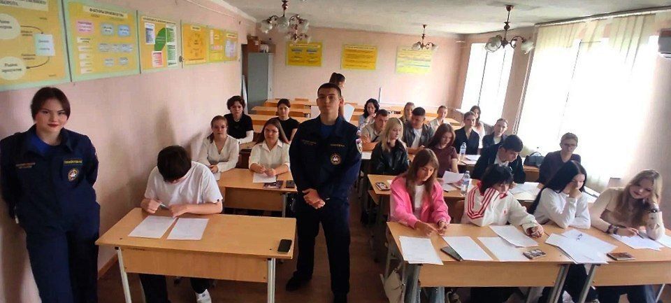 Сегодня на базе Краснодонского факультета инженерии и менеджмента (филиал) «ЛГУ им. В. Даля» прошёл второй вступительный экзамен Сегодня на базе Краснодонского факультета инженерии и менеджмента (филиал) «ЛГУ им. В. Даля» прошёл второй вступительный экзамен