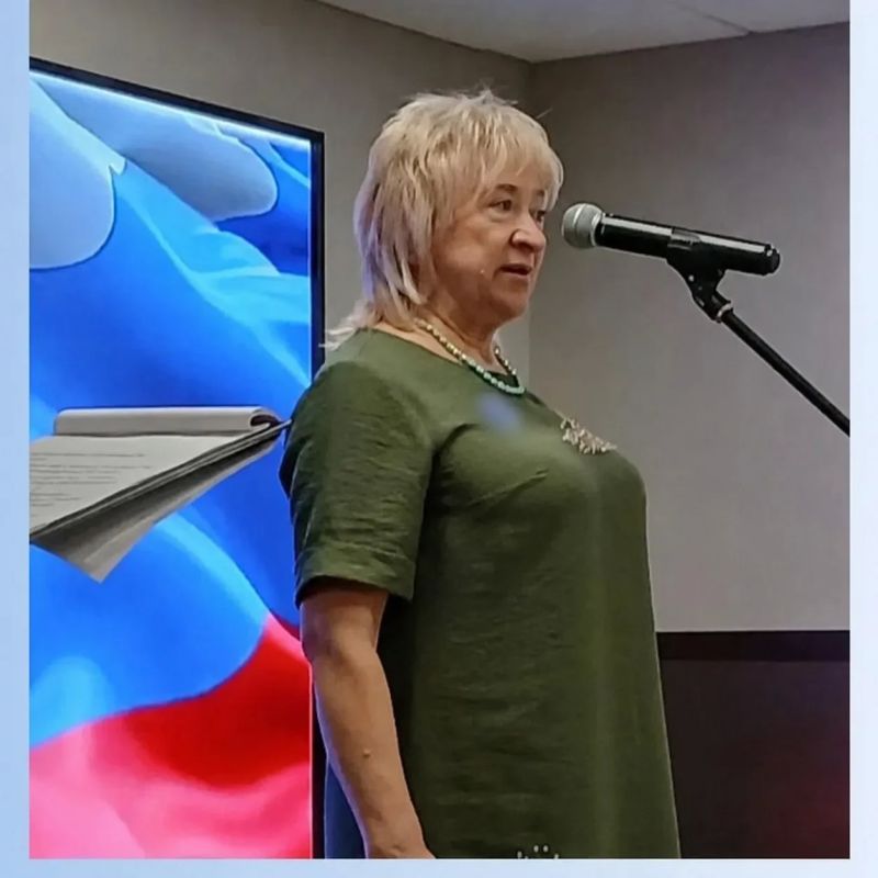Сегодня в ДК Станицы Луганской прошло торжественное мероприятие на котором военный комиссар Станично-Луганского муниципального округа Алексей Кульченко вручил государственную награду Герою Сегодня в ДК Станицы Луганской прошло торжественное мероприятие на котором военный комиссар Станично-Луганского муниципального округа Алексей Кульченко вручил государственную награду Герою