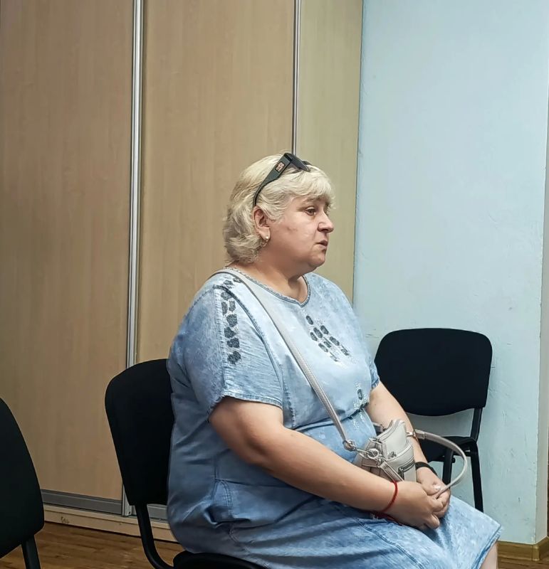 Заместитель главы Администрации Антрацитовского муниципального округа Елена Беседина совместно с представителями коммунальных служб, муниципальных предприятий и руководителями учреждений округа провела еженедельный личный...