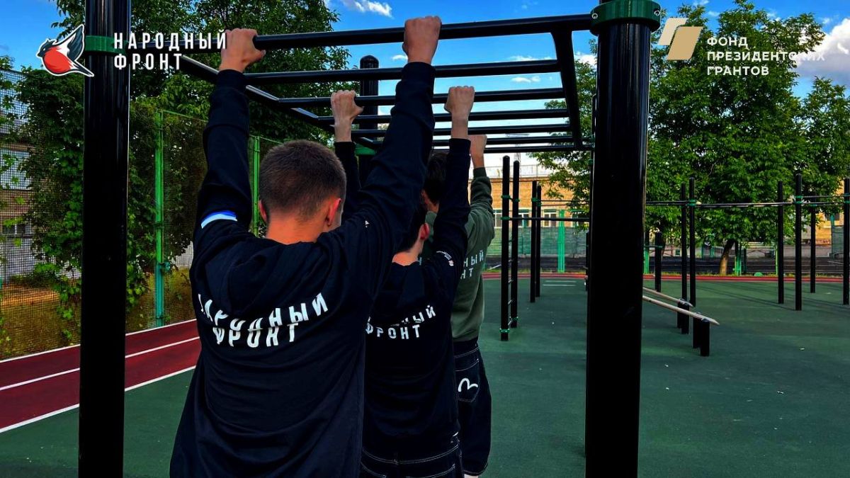 Утро с Молодёжкой!. Снегири начали свой день с пробежки, за которой последовала легкая разминка Утро с Молодёжкой!. Снегири начали свой день с пробежки, за которой последовала легкая разминка