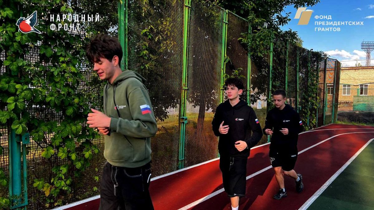 Утро с Молодёжкой!. Снегири начали свой день с пробежки, за которой последовала легкая разминка Утро с Молодёжкой!. Снегири начали свой день с пробежки, за которой последовала легкая разминка