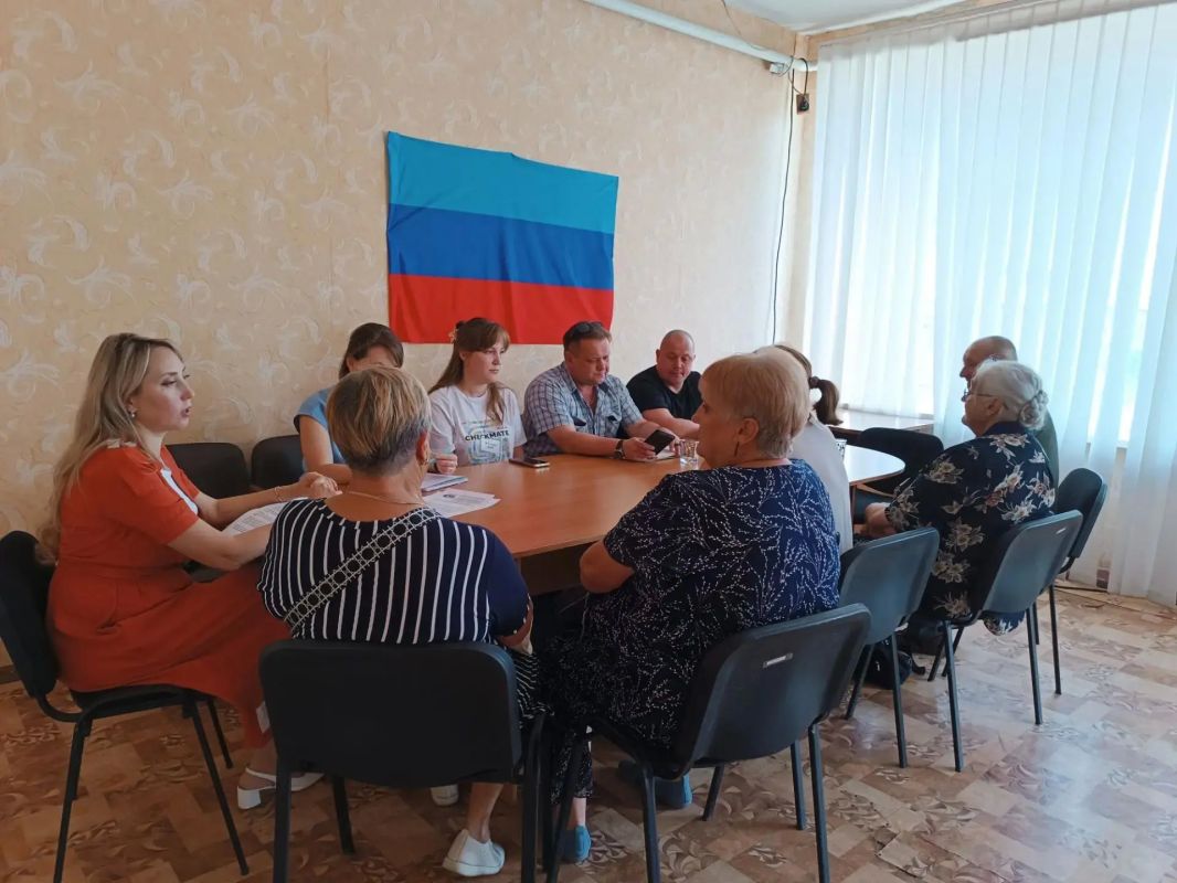 Сегодня в селе Власовка состоялась встреча с семьями погибших участников специальной военной операции Сегодня в селе Власовка состоялась встреча с семьями погибших участников специальной военной операции