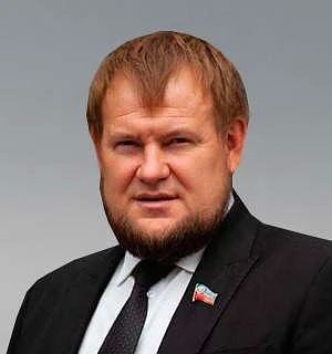 Заместитель Председателя Народного Совета ЛНР Денис Колесников, которого Единая Россия выдвинула на выборы в Госдуму РФ по Луганскому одномандатному округу №25, 17 июля 2026 г. подал документы в окружную избирательную...