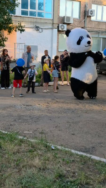 В Красном Луче прошел «Праздник двора» в рамках партийного проекта «Школа ЖКХ» ВПП «Единая Россия» В Красном Луче прошел «Праздник двора» в рамках партийного проекта «Школа ЖКХ» ВПП «Единая Россия»