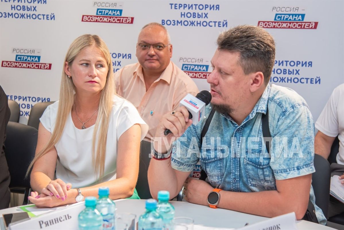В Луганске состоялась презентация проекта здания Дома народов России в ЛНР В Луганске состоялась презентация проекта здания Дома народов России в ЛНР