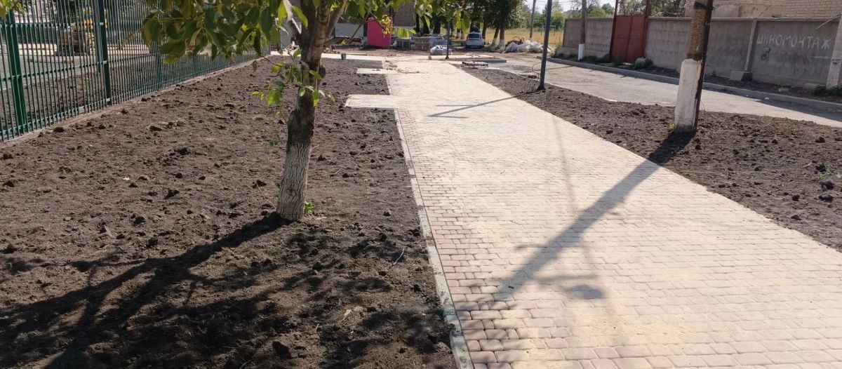 БЛАГОУСТРОЙСТВО ПРОДОЛЖАЕТСЯ БЛАГОУСТРОЙСТВО ПРОДОЛЖАЕТСЯ