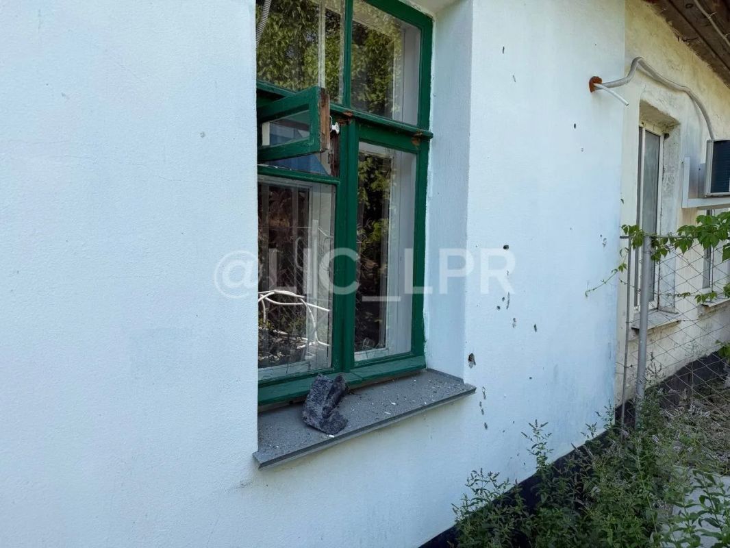 Опубликованы кадры с последствий атаки вражеского БПЛА в Камбродском районе Опубликованы кадры с последствий атаки вражеского БПЛА в Камбродском районе