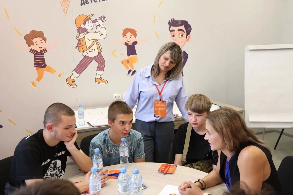 Диалог без барьеров. В центре «Пионер» прошла «Подростковая лаборатория» – встреча, где взрослые и подростки смогли открыто поговорить друг с другом Диалог без барьеров. В центре «Пионер» прошла «Подростковая лаборатория» – встреча, где взрослые и подростки смогли открыто поговорить друг с другом