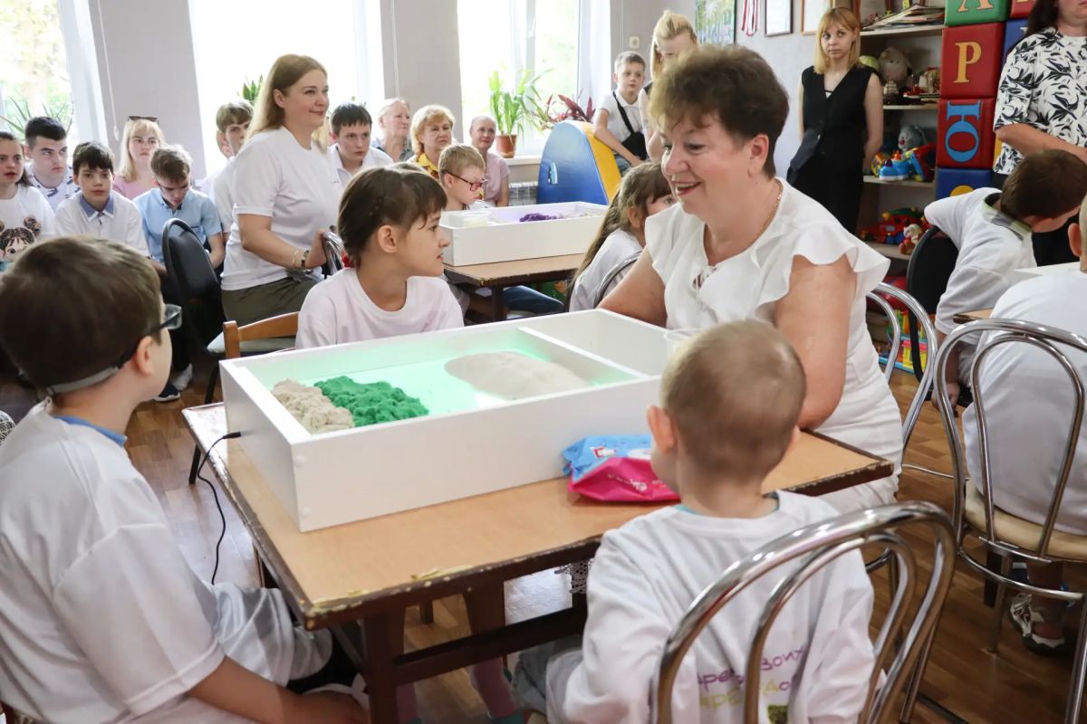 В Стаханове завершился цикл творческих мастер-классов для особенных детей В Стаханове завершился цикл творческих мастер-классов для особенных детей