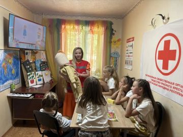 Проведены занятия по оказанию Первой помощи для детей в Региональной общественной организации «Общество Красного Креста в Луганской Народной Республике»