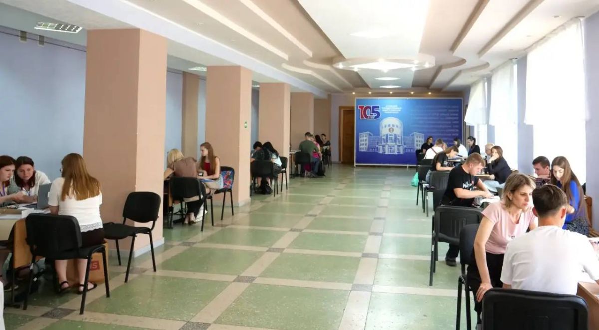В вузы и колледжи ЛНР подано более 55 тысяч заявлений В вузы и колледжи ЛНР подано более 55 тысяч заявлений