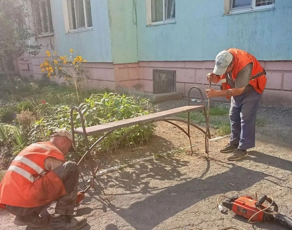 Коммунальными службами проведены работы на территории города Коммунальными службами проведены работы на территории города