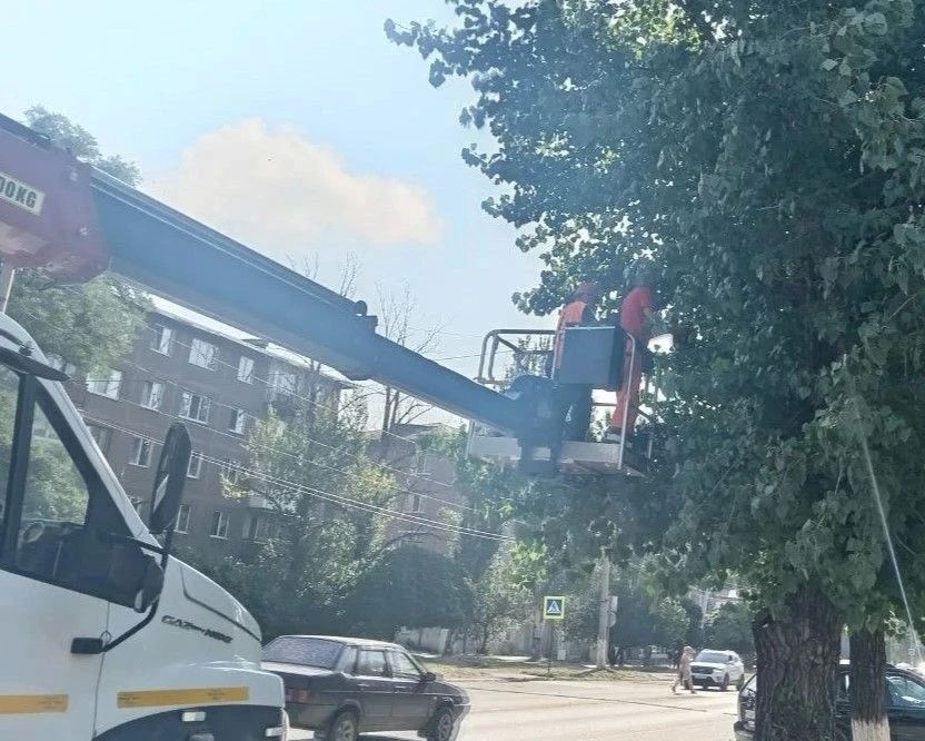 Коммунальными службами проведены работы на территории города Коммунальными службами проведены работы на территории города