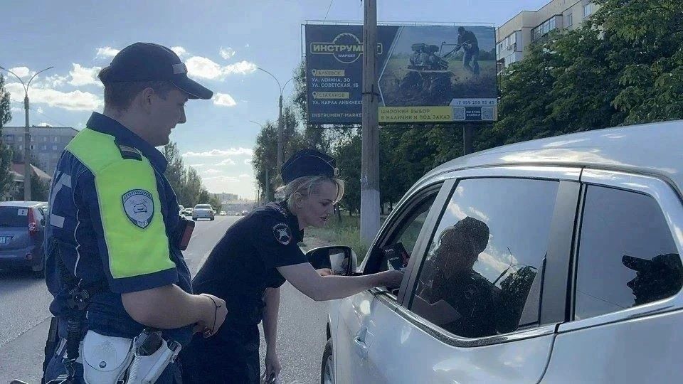Пристегни самое дорогое: алчевские автоинспекторы напомнили родителям о цене детской безопасности Пристегни самое дорогое: алчевские автоинспекторы напомнили родителям о цене детской безопасности