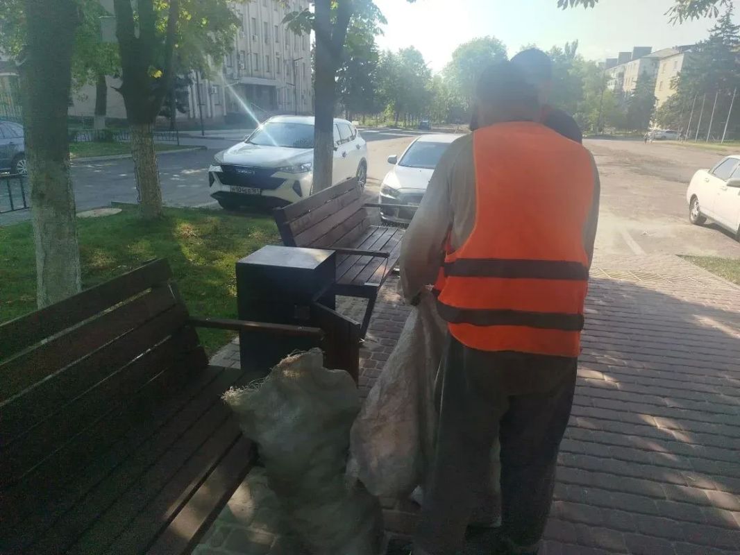 Благоустройство общественных территорий продолжается Благоустройство общественных территорий продолжается