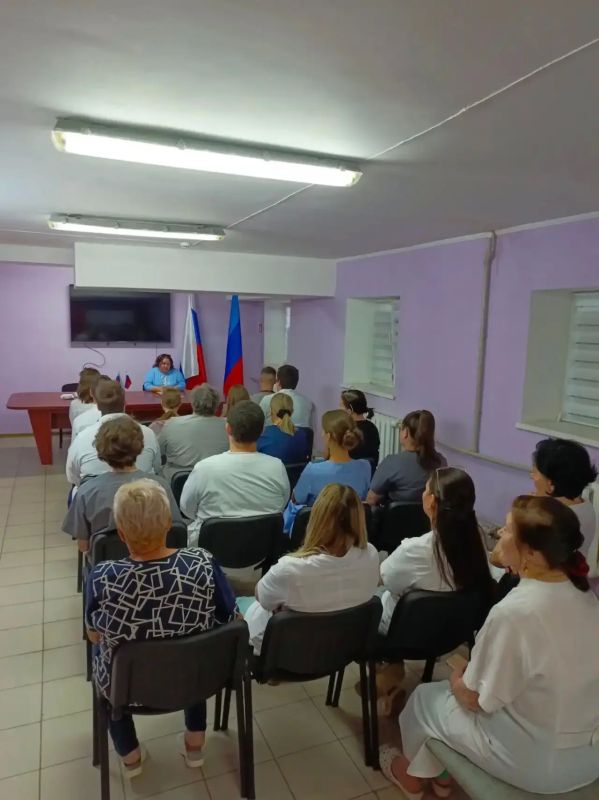 Встреча с представителями Центра соцзащиты населения прошла в ГБУЗ "ЛГМБ № 7" ЛНР Встреча с представителями Центра соцзащиты населения прошла в ГБУЗ "ЛГМБ № 7" ЛНР