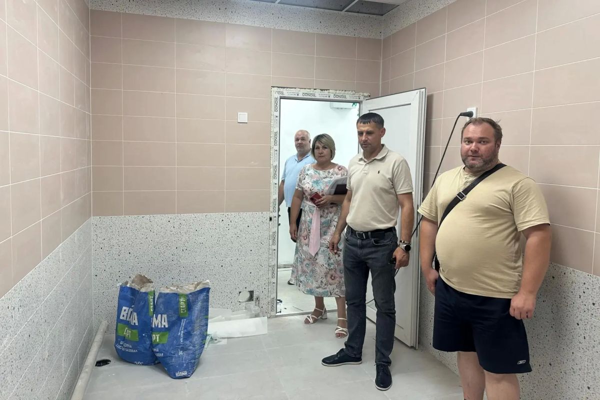 Игорь Ковальчук: Вместе с представителем Республики Хакасия Леонидом Лапиным оценили ход ремонтных работ в Володарской средней школе имени Олега Кошевого Игорь Ковальчук: Вместе с представителем Республики Хакасия Леонидом Лапиным оценили ход ремонтных работ в Володарской средней школе имени Олега Кошевого