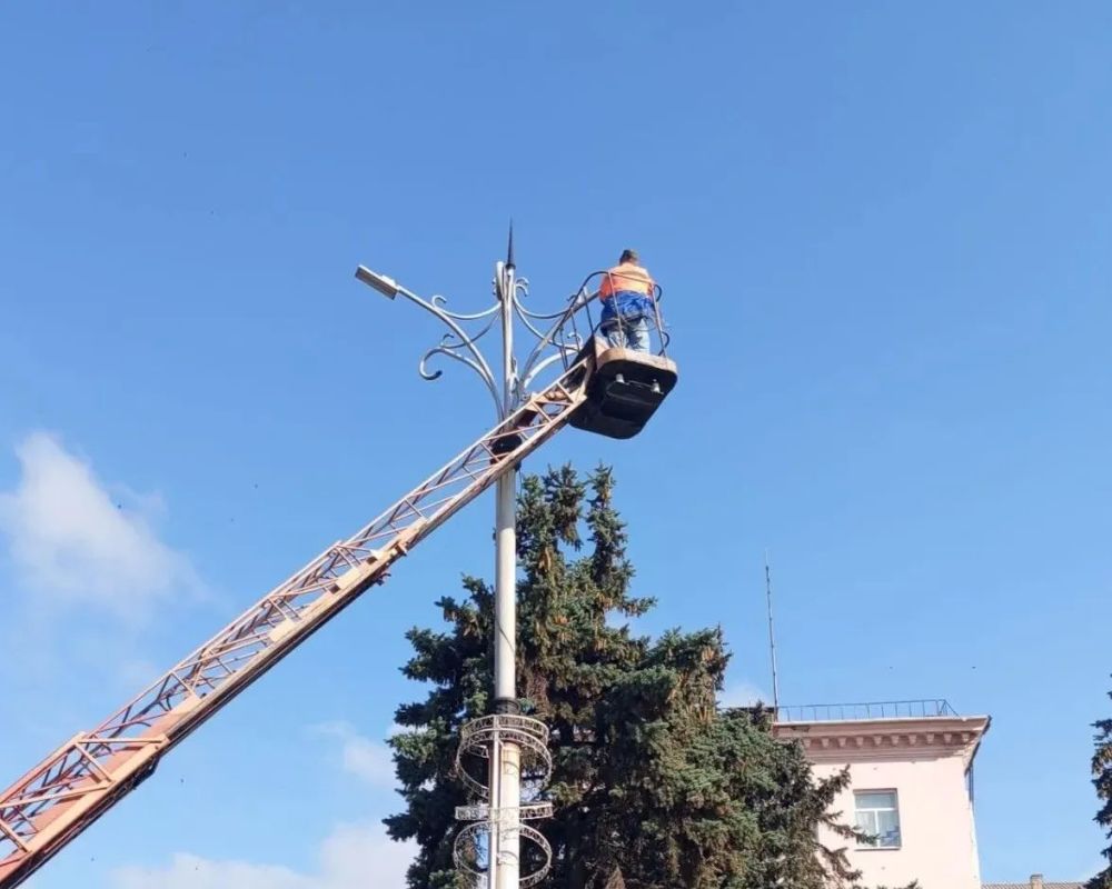 Коммунальными службами проведены работы на территории города Коммунальными службами проведены работы на территории города