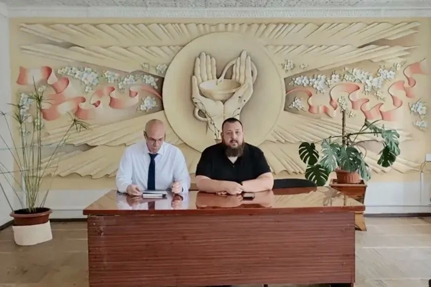 Иван Санаев: В Антрацитовской центральной городской многопрофильной больнице встретился с коллективом и обсудил один из важных для нашей системы здравоохранения вопросов — поддержку молодых специалистов Иван Санаев: В Антрацитовской центральной городской многопрофильной больнице встретился с коллективом и обсудил один из важных для нашей системы здравоохранения вопросов — поддержку молодых специалистов