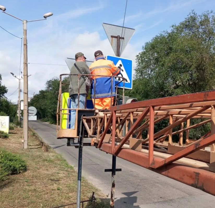 Коммунальными службами проведены работы на территории города Коммунальными службами проведены работы на территории города
