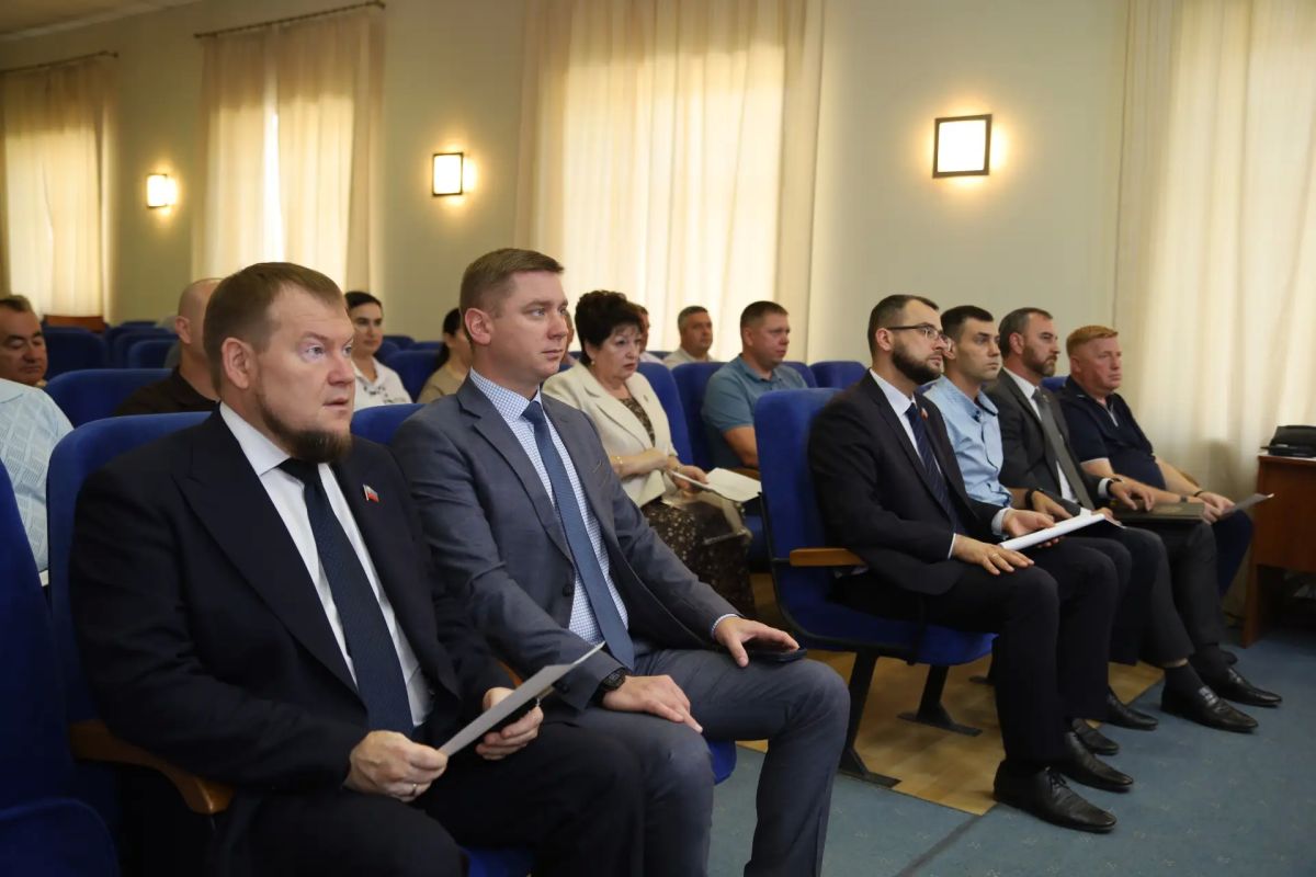 В Луганске подвели итоги работы фракции Единой России за первое полугодие 2026 года В Луганске подвели итоги работы фракции Единой России за первое полугодие 2026 года